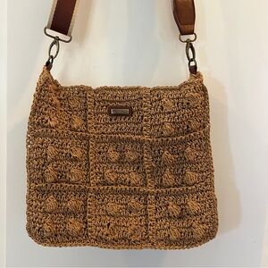 Sun N’ Sand Like NEW! Tan Woven Purse With Striped Adjustable Strap